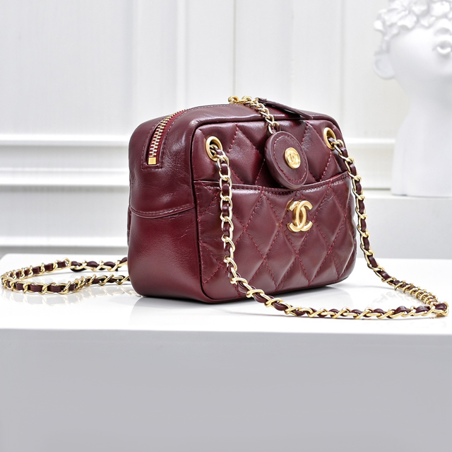 【CHANEL 】シャネル スーパーコピー 2024/25年秋冬 コレクション ミニ カメラ バッグ バーガンディー（AS5190 B18306 NZV44）