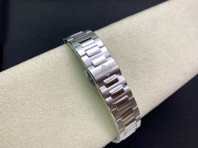 【PATEK PHILIPPE】パテックフィリップ スーパーコピー ノーチラス 7118/1A-010【3K工場出品】