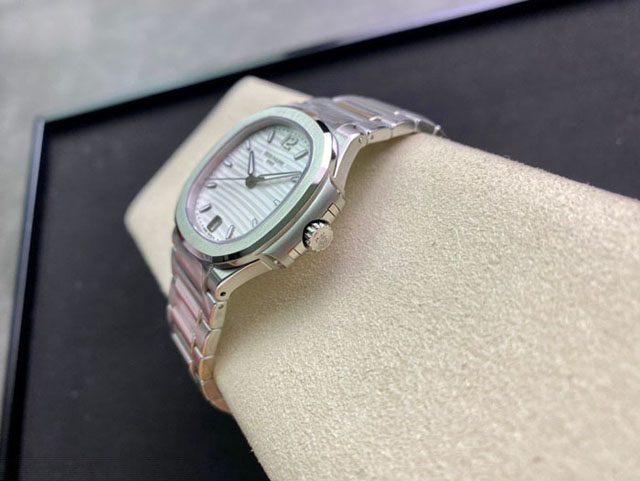 【PATEK PHILIPPE】パテックフィリップ スーパーコピー ノーチラス 7118/1A-010【3K工場出品】