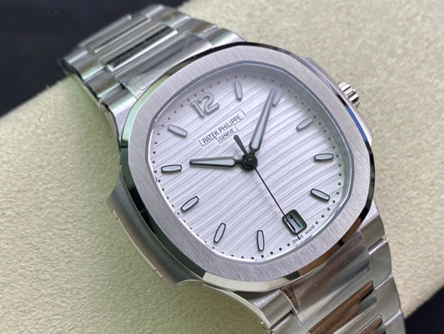 【PATEK PHILIPPE】パテックフィリップ スーパーコピー ノーチラス 7118/1A-010【3K工場出品】