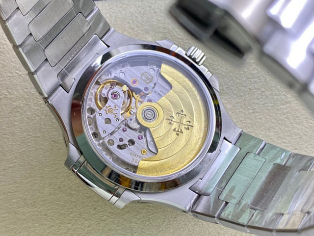 【PATEK PHILIPPE】パテックフィリップ スーパーコピー ノーチラス 7118/1A-010【3K工場出品】