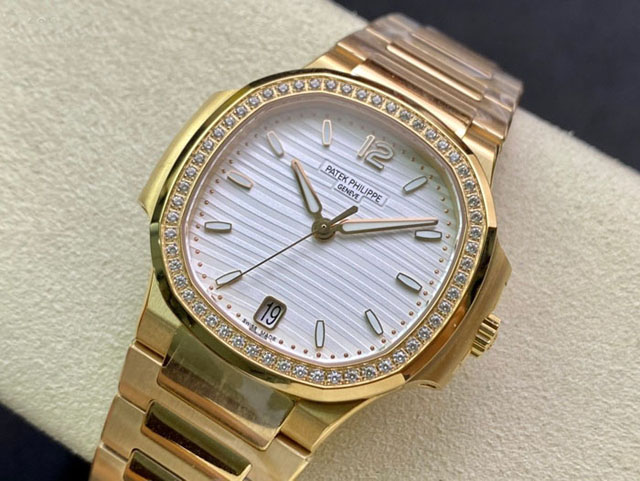 【PATEK PHILIPPE】パテックフィリップ スーパーコピー ノーチラス 7010/1R-011【3K工場出品】