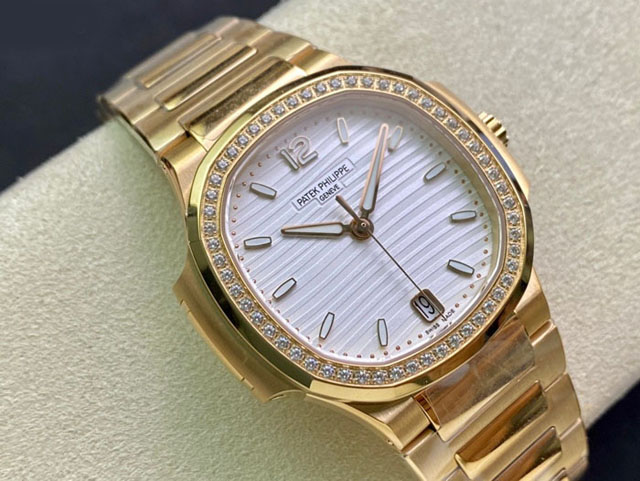 【PATEK PHILIPPE】パテックフィリップ スーパーコピー ノーチラス 7010/1R-011【3K工場出品】