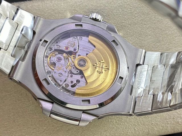 【PATEK PHILIPPE】パテックフィリップ スーパーコピー ノーチラス 5711/113P【3K工場出品】
