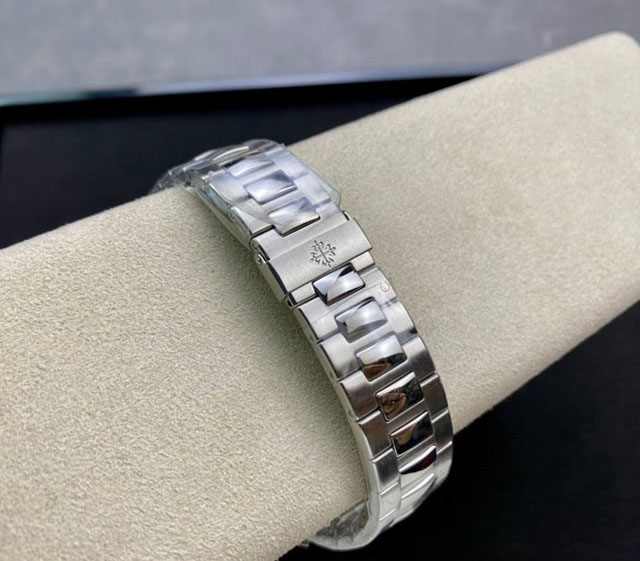 【PATEK PHILIPPE】パテックフィリップ スーパーコピー ノーチラス ホワイト 5711/1A-011 40MM【3K工場出品】