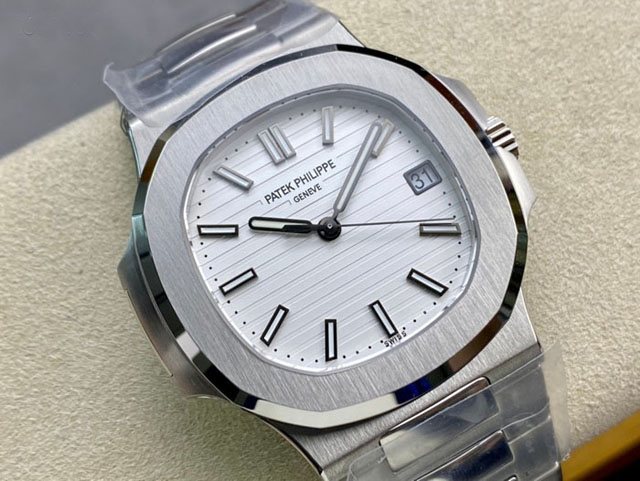 【PATEK PHILIPPE】パテックフィリップ スーパーコピー ノーチラス ホワイト 5711/1A-011 40MM【3K工場出品】