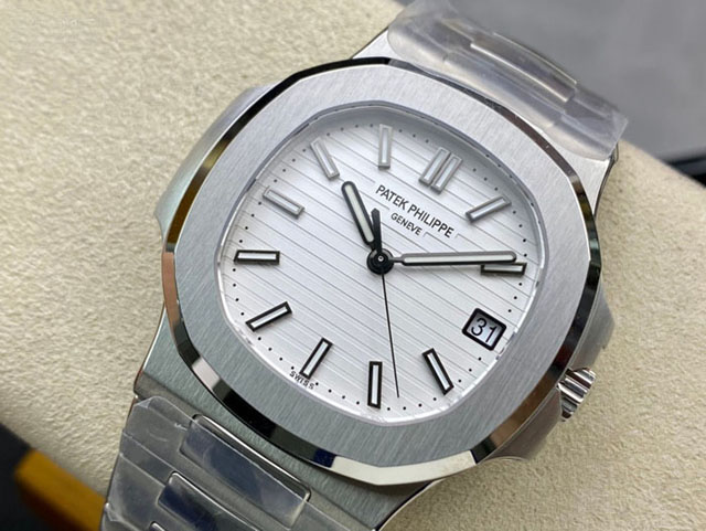 【PATEK PHILIPPE】パテックフィリップ スーパーコピー ノーチラス ホワイト 5711/1A-011 40MM【3K工場出品】