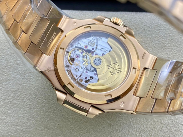 【PATEK PHILIPPE】パテックフィリップ スーパーコピー ノーチラス 5711/1R-001 40MM【3K工場出品】
