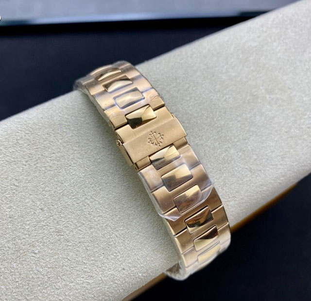 【PATEK PHILIPPE】パテックフィリップ スーパーコピー ノーチラス 5711/1R-001 40MM【3K工場出品】