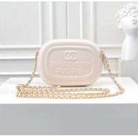 【CHANEL 】シャネル スーパーコピー 2024/25年 クルーズ コレクション ショー ミニ カメラ バッグ ホワイト（AS5318 B18787 10601）