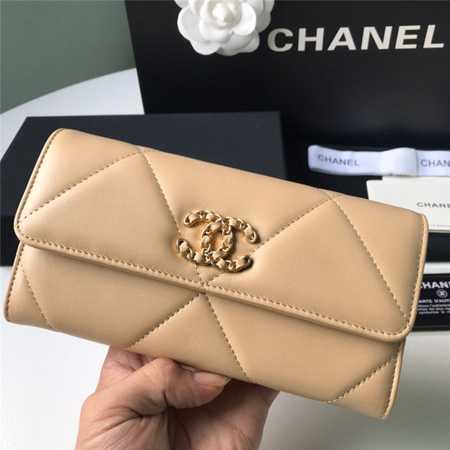 【CHANEL】シャネル 19 ロング フラップ ウォレット ライトブラウン スーパーコピー（AP0955）