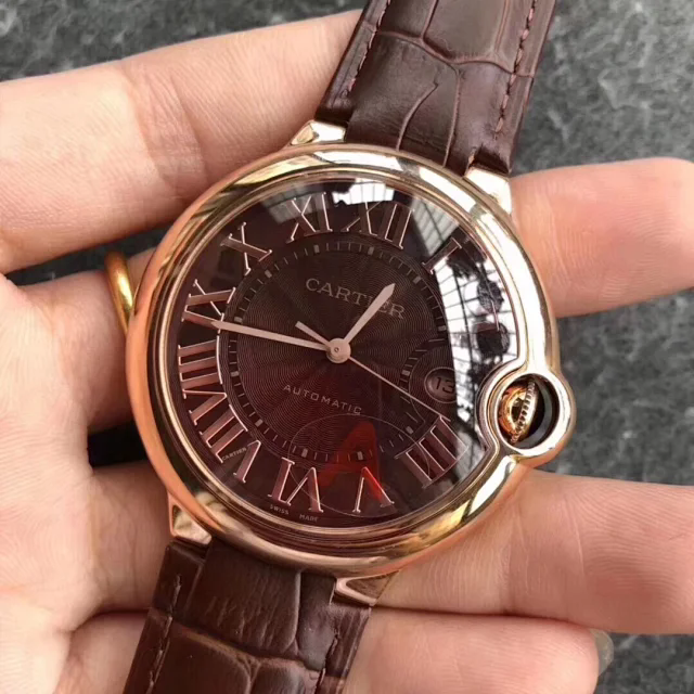  V6工場 カルティエ スーパーコピー バロン ブルー ドゥ カルティエ ウォッチ 42MM（W6920037）