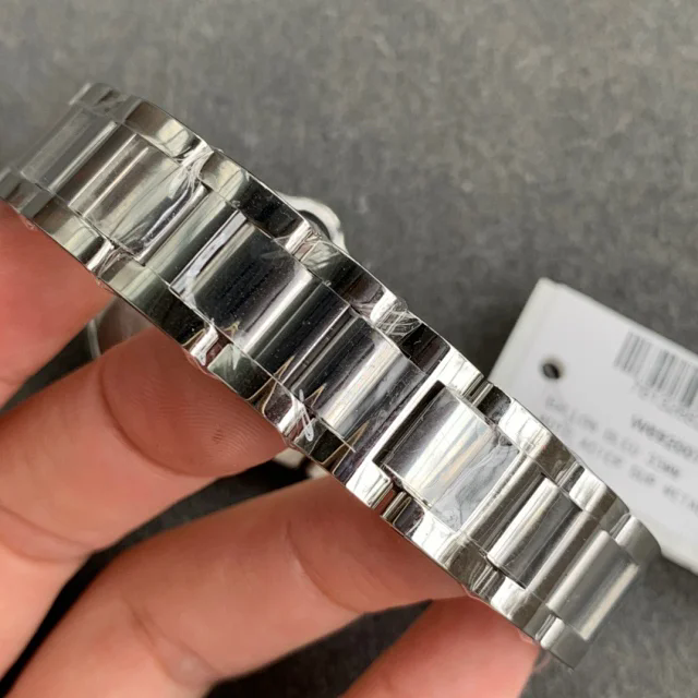 V6工場 V7バージョン カルティエ スーパーコピー バロン ブルー ドゥ カルティエ ウォッチ 33MM（W6920098）