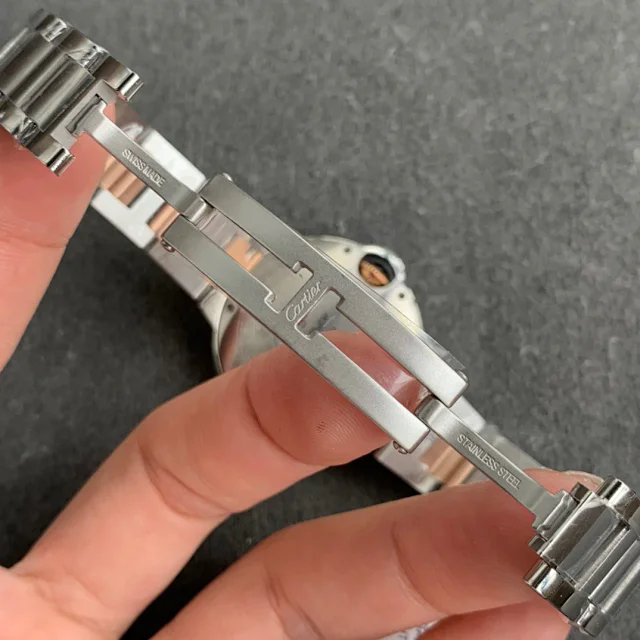 V6工場 V7バージョン カルティエ スーパーコピー バロン ブルー ドゥ カルティエ ウォッチ 33MM（W6920098）