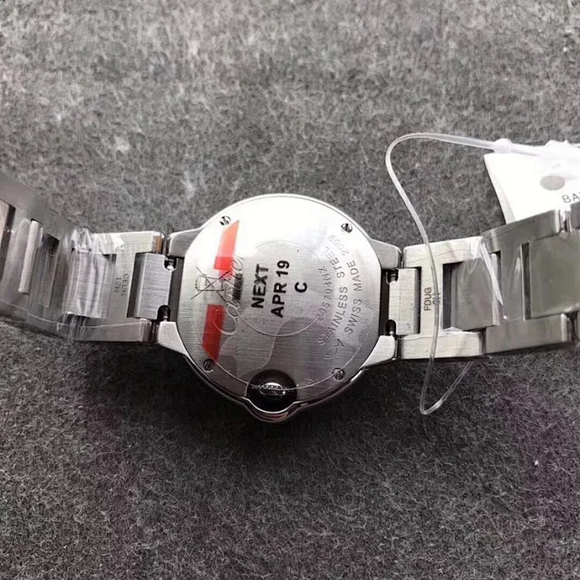  V6工場 カルティエ スーパーコピー バロン ブルー ドゥ カルティエ レディクオーツ ウォッチ 33MM（WSBB0016）