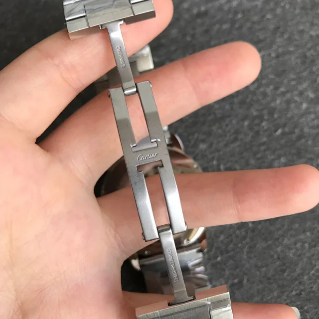  AF工場 カルティエ スーパーコピー ロンド ソロ ドゥ カルティエ シリーズ ウォッチ 42MM（W6701011）