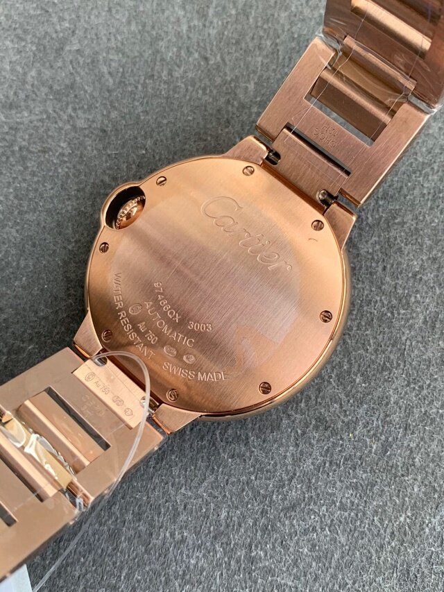V6工場の最新作 カルティエスーパーコピー バロン ブルー ドゥ カルティエ ウォッチ 36MM（WGBB0009）