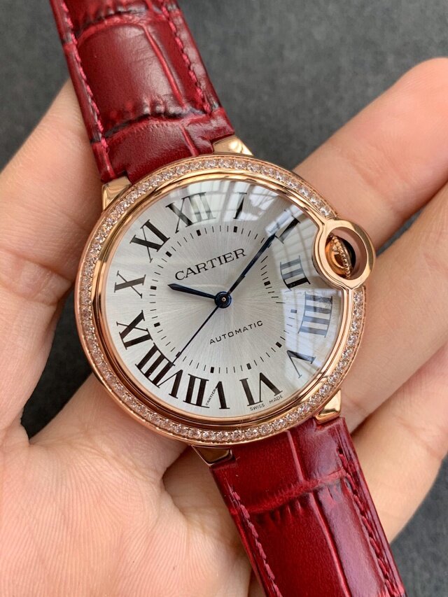 V6工場の最新作 カルティエスーパーコピー バロン ブルー ドゥ カルティエ ウォッチ 36MM（WJBB0037）