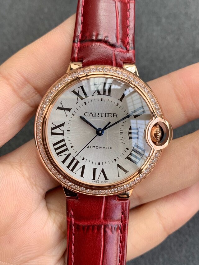 V6工場の最新作 カルティエスーパーコピー バロン ブルー ドゥ カルティエ ウォッチ 36MM（WJBB0037）