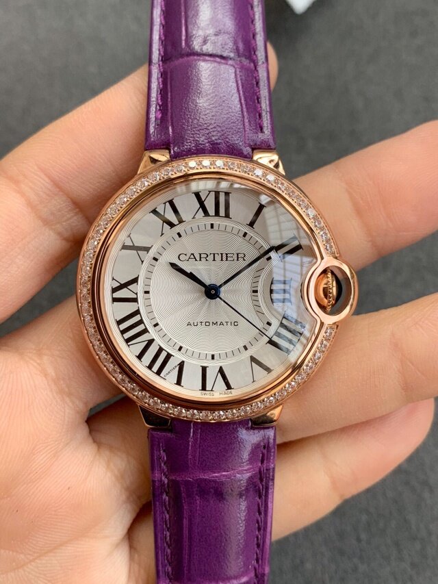 V6工場の最新作 カルティエスーパーコピー バロン ブルー ドゥ カルティエ ウォッチ 36MM（WGBB0009）