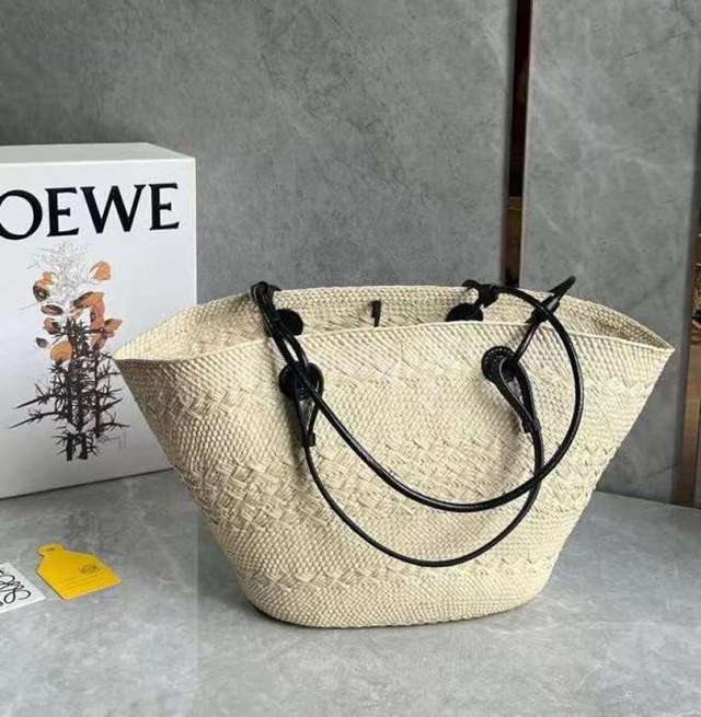 【LOEWE】ロエベ スーパーコピー アナグラム バスケットバッグ ミディアム（イラカヤシ&カーフ） ナチュラル/ブラック A223T43X02