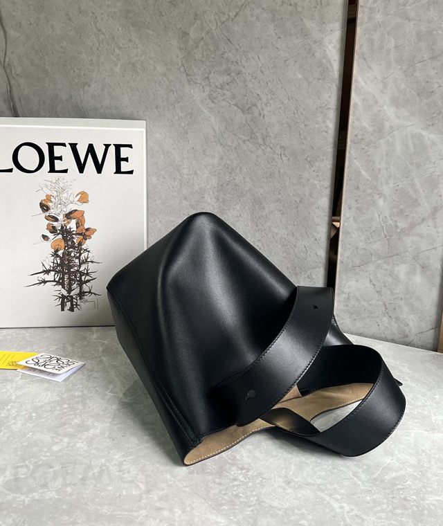 【LOEWE】ロエベ スーパーコピー ペブル バケットバッグ ミディアム（メローカーフ）ブラック AANBBBWX01