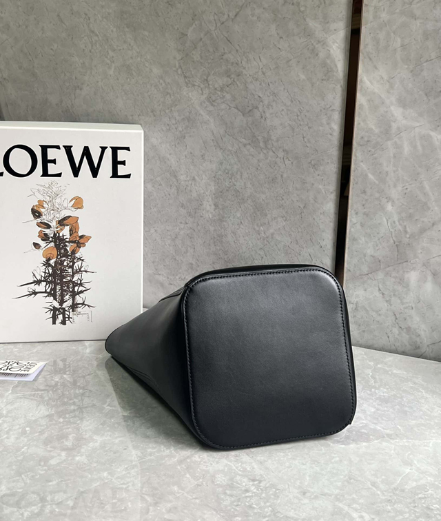 【LOEWE】ロエベ スーパーコピー ペブル バケットバッグ ミディアム（メローカーフ）ブラック AANBBBWX01