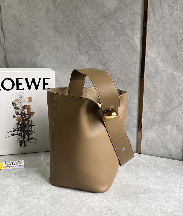 【LOEWE】ロエベ スーパーコピー ペブル バケットバッグ ミディアム（メローカーフ）オーク AANBBBWX01