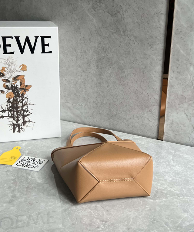 【LOEWE】ロエベ スーパーコピー パズルフォルドトート ミニ（シャイニーカーフ）ウォームデザート A657V25X01