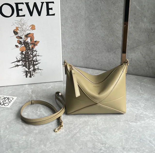 【LOEWE】ロエベ スーパーコピー パズルフォルド ポーチ（シャイニーナパカーフ）クレイグリーン C510PT1X01