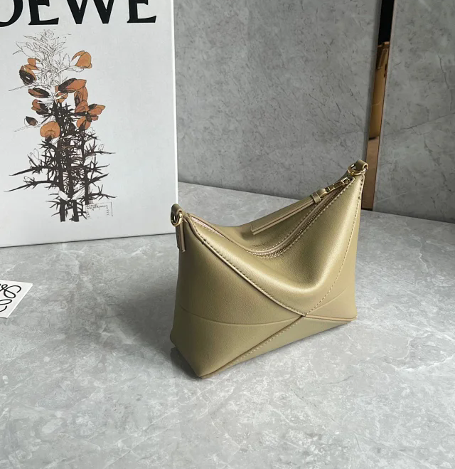 【LOEWE】ロエベ スーパーコピー パズルフォルド ポーチ（シャイニーナパカーフ）クレイグリーン C510PT1X01