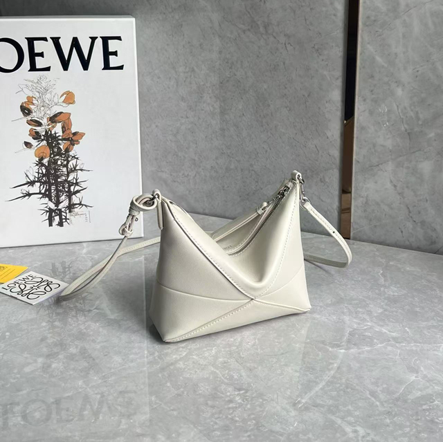 【LOEWE】ロエベ スーパーコピー パズルフォルド ポーチ（シャイニーナパカーフ）シーソルト C510PT1X01