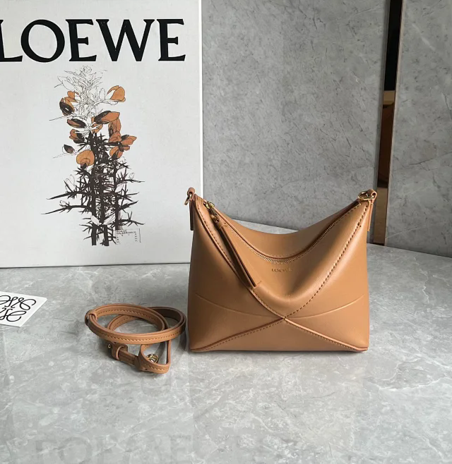 【LOEWE】ロエベ スーパーコピー パズルフォルド ポーチ（シャイニーナパカーフ）ウォームデザート C510PT1X01