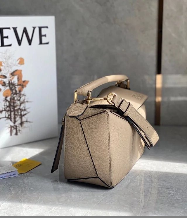 【LOEWE】ロエベ スーパーコピー  パズルバッグ スモール（ソフトグレインカーフ）サンド A510P60X30