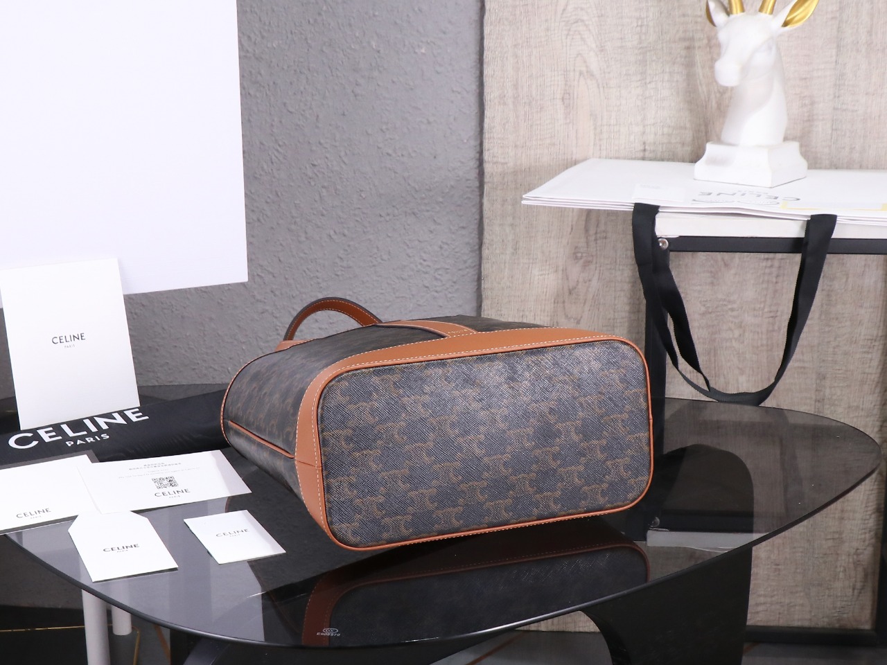 【CELINE】セリーヌ スーパーコピー スモール カバ / トリオンフキャンバス＆カーフスキン タン（115082CAS.04LU）