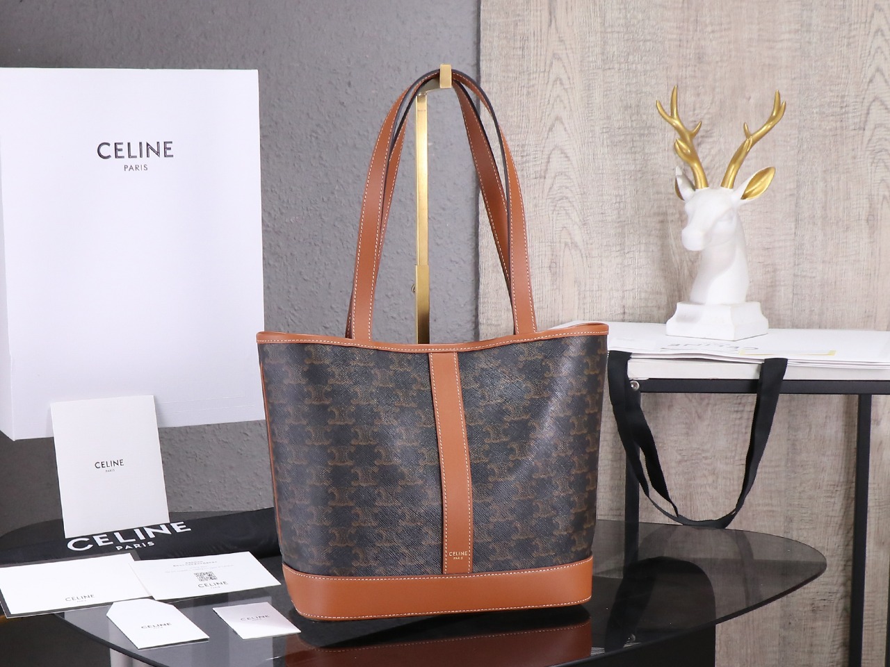 【CELINE】セリーヌ スーパーコピー スモール カバ / トリオンフキャンバス＆カーフスキン タン（115082CAS.04LU）