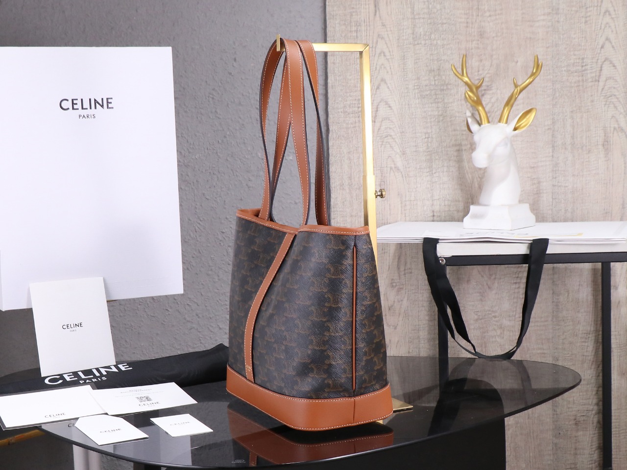 【CELINE】セリーヌ スーパーコピー スモール カバ / トリオンフキャンバス＆カーフスキン タン（115082CAS.04LU）