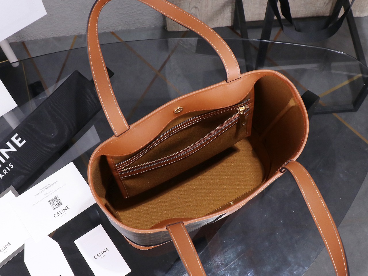 【CELINE】セリーヌ スーパーコピー スモール カバ / トリオンフキャンバス＆カーフスキン タン（115082CAS.04LU）