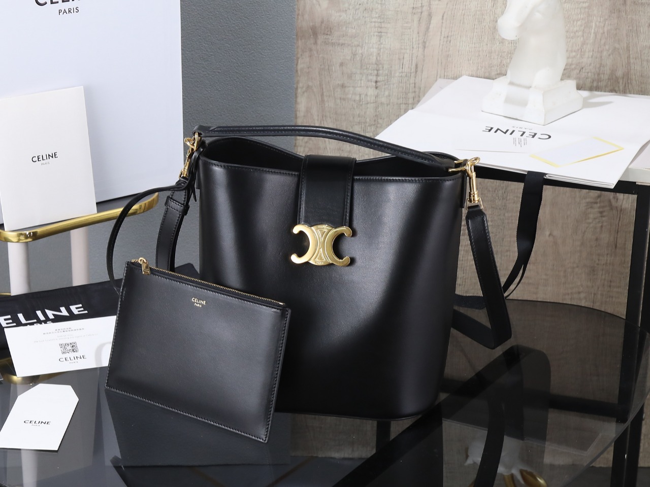 【CELINE】セリーヌ スーパーコピー LOUISE ミディアムバッグ スムースカーフスキン ブラック（116613FX9.38NO）