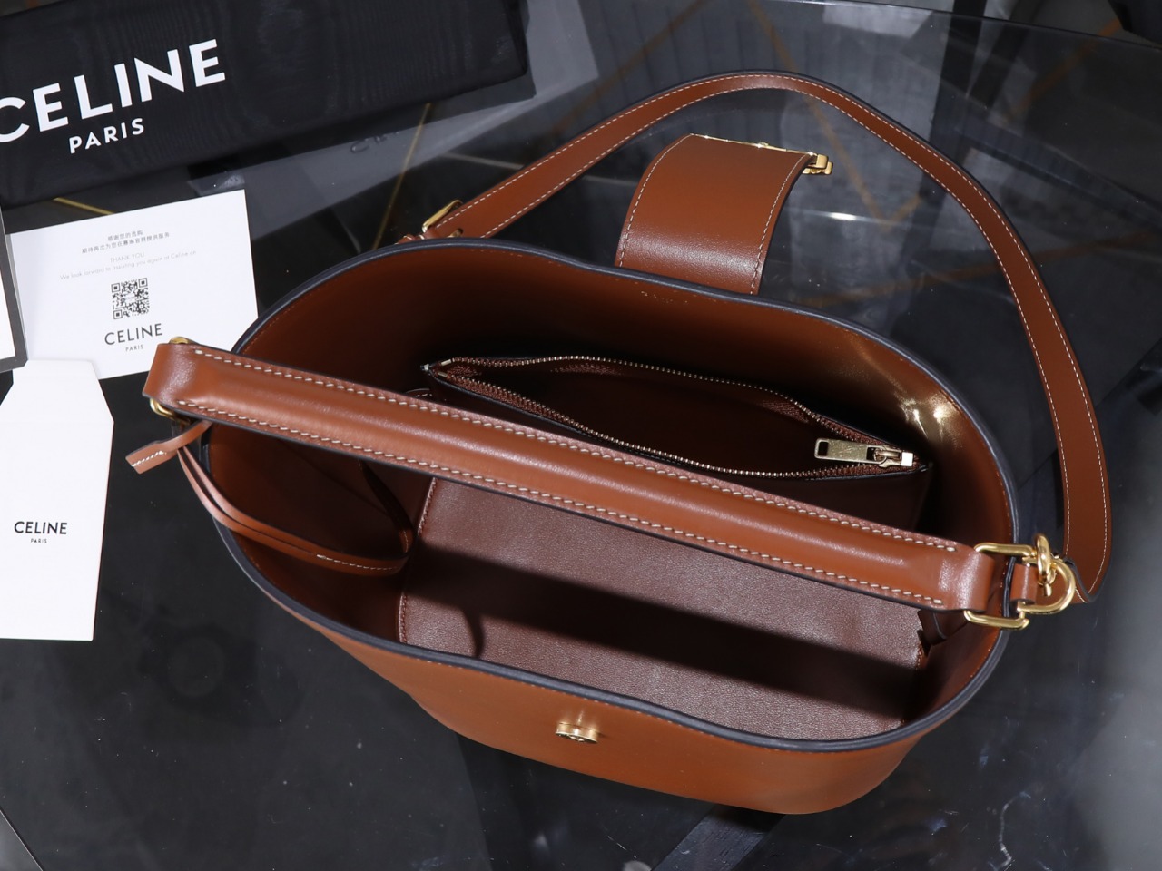 【CELINE】セリーヌ スーパーコピー LOUISE ミディアムバッグ スムースカーフスキン タン（116613FX9.04LU）