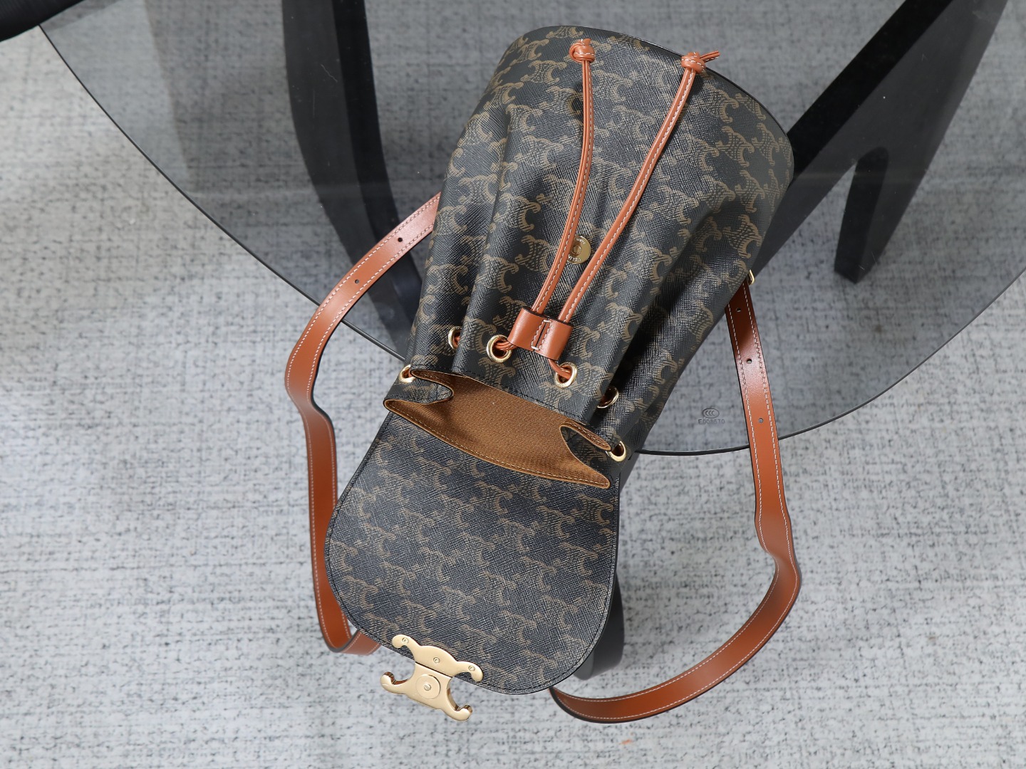 【CELINE】セリーヌ スーパーコピー CELINE ボニー バックパック / トリオンフキャンバス＆カーフスキン タン（118702CAS.04LU）
