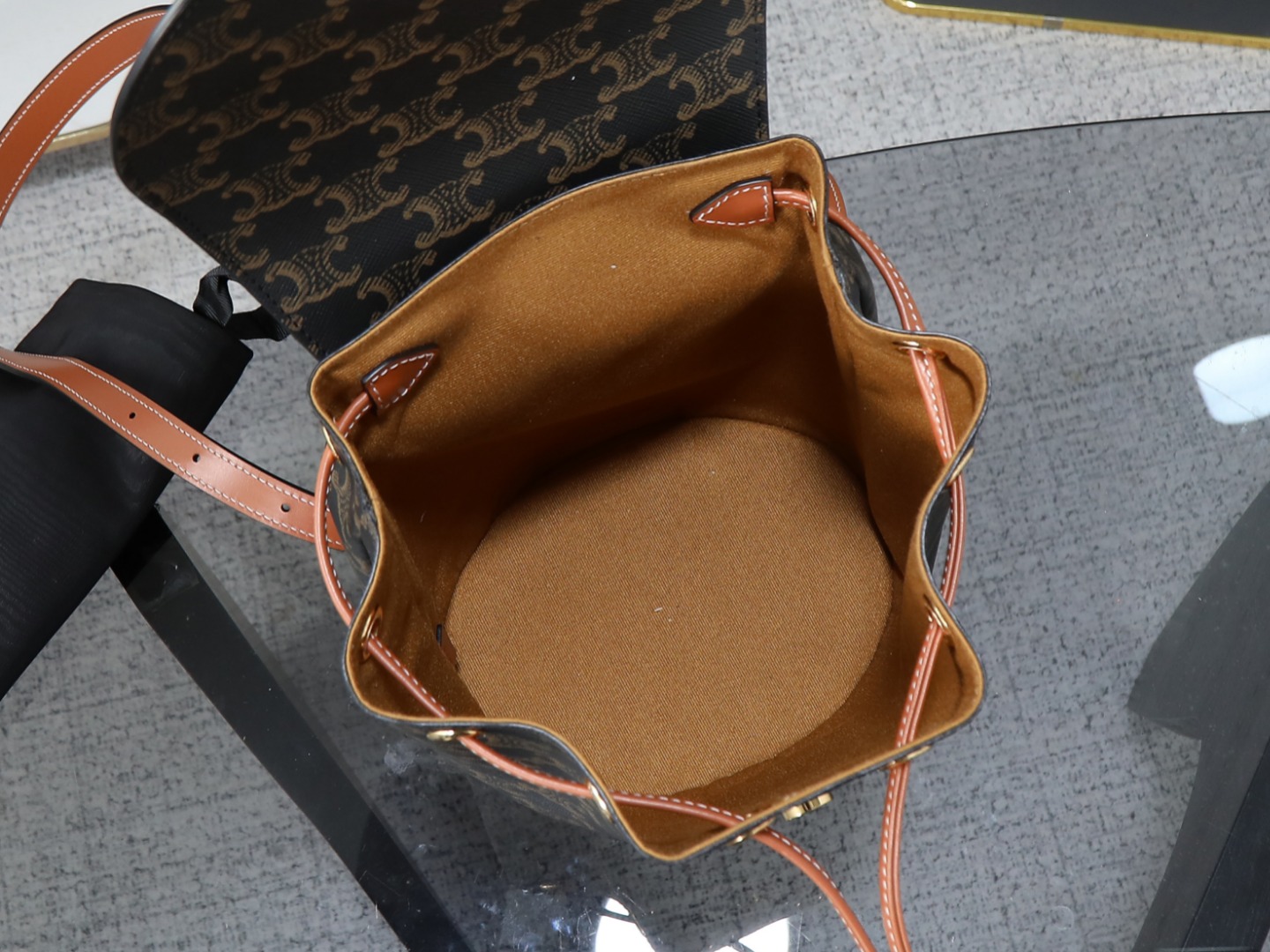 【CELINE】セリーヌ スーパーコピー CELINE ボニー バックパック / トリオンフキャンバス＆カーフスキン タン（118702CAS.04LU）