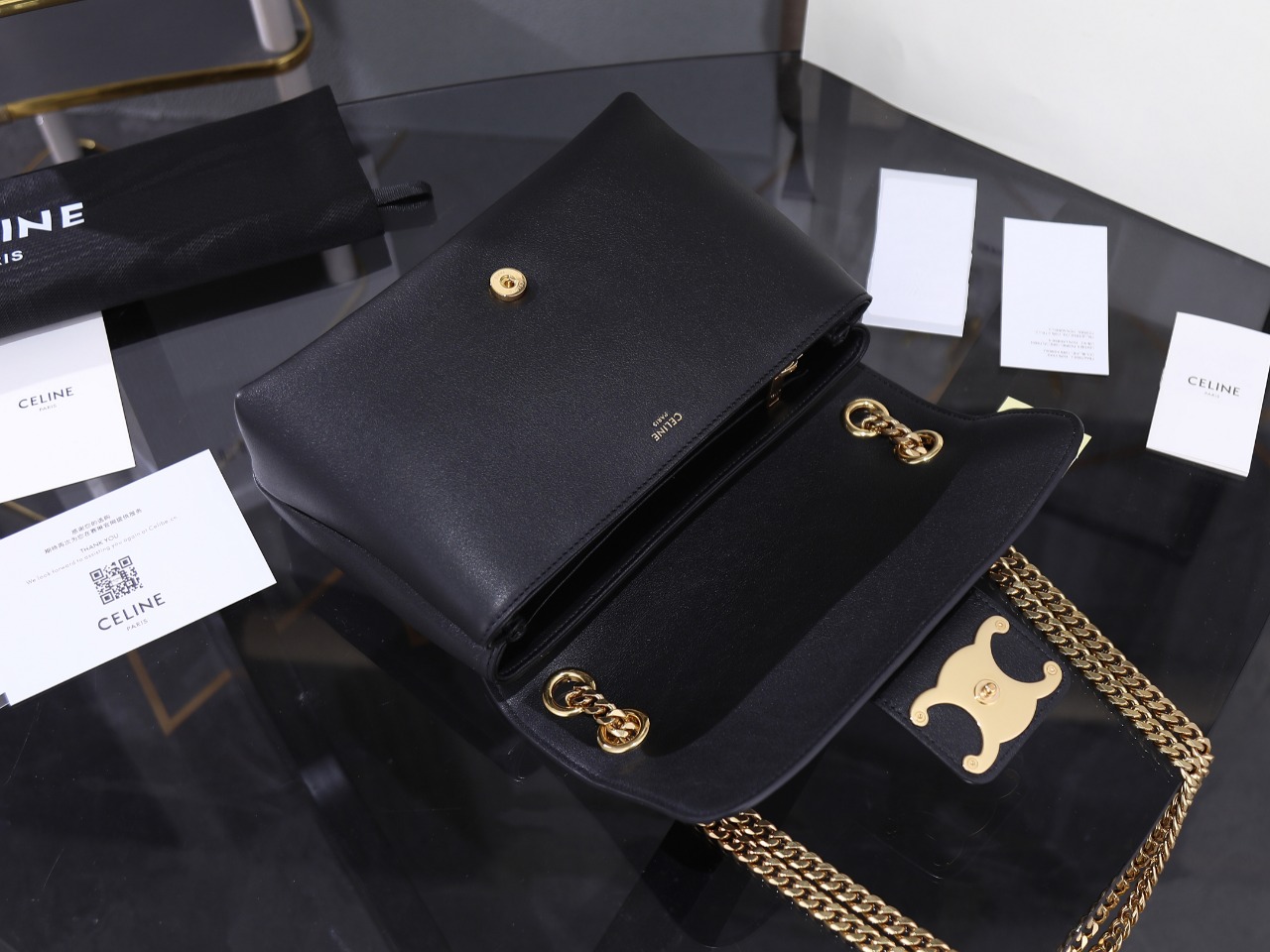 【CELINE】セリーヌ スーパーコピー ミディアム CELINE ヴィクトワール バッグ / サプル グレインドカーフスキン ブラック（115853FDU.38NO）