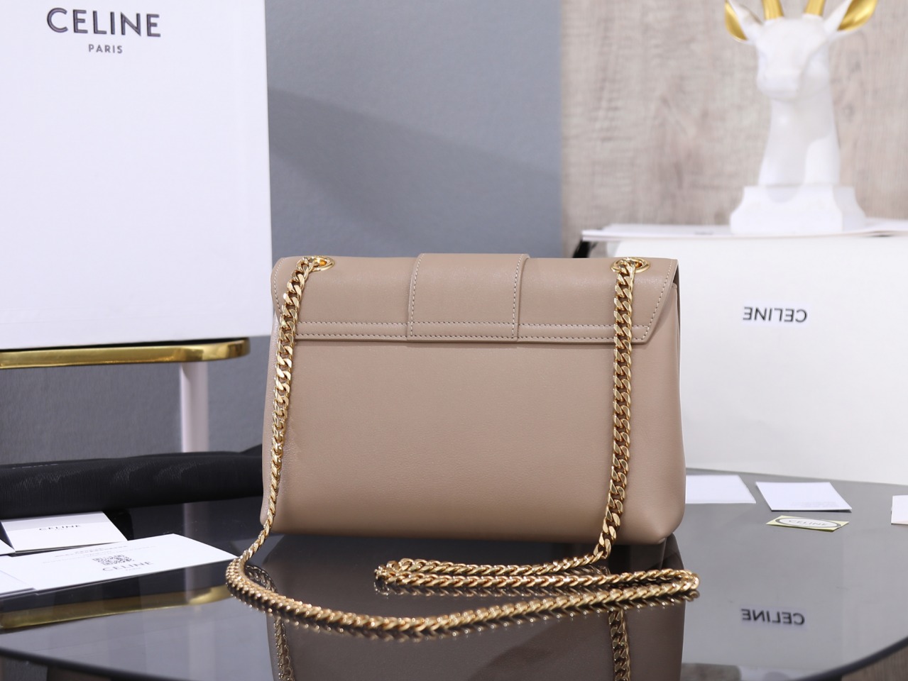 【CELINE】セリーヌ スーパーコピー ミディアム CELINE ヴィクトワール バッグ / サプル グレインドカーフスキン セピア（115853FDU.18BS）