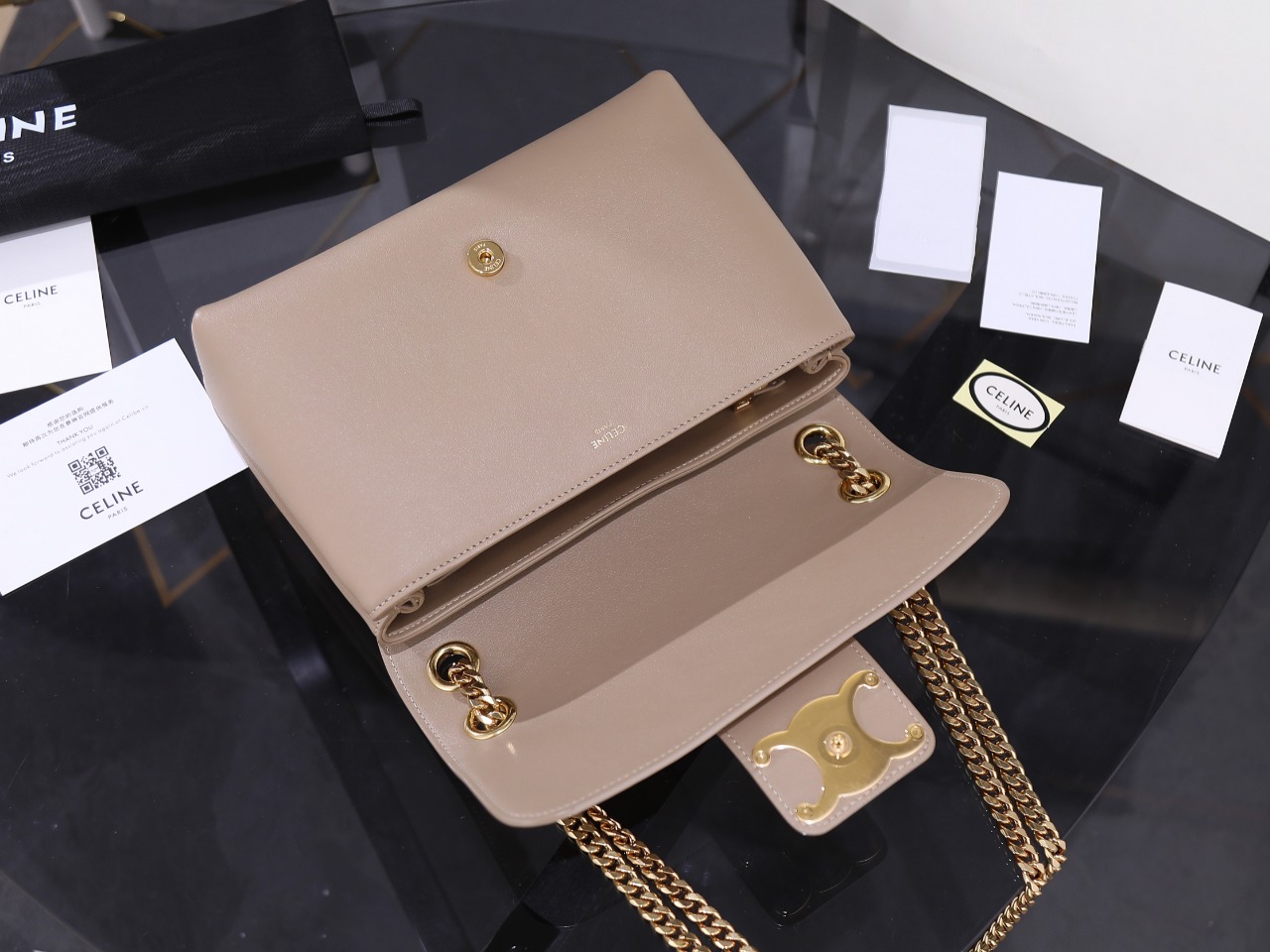 【CELINE】セリーヌ スーパーコピー ミディアム CELINE ヴィクトワール バッグ / サプル グレインドカーフスキン セピア（115853FDU.18BS）