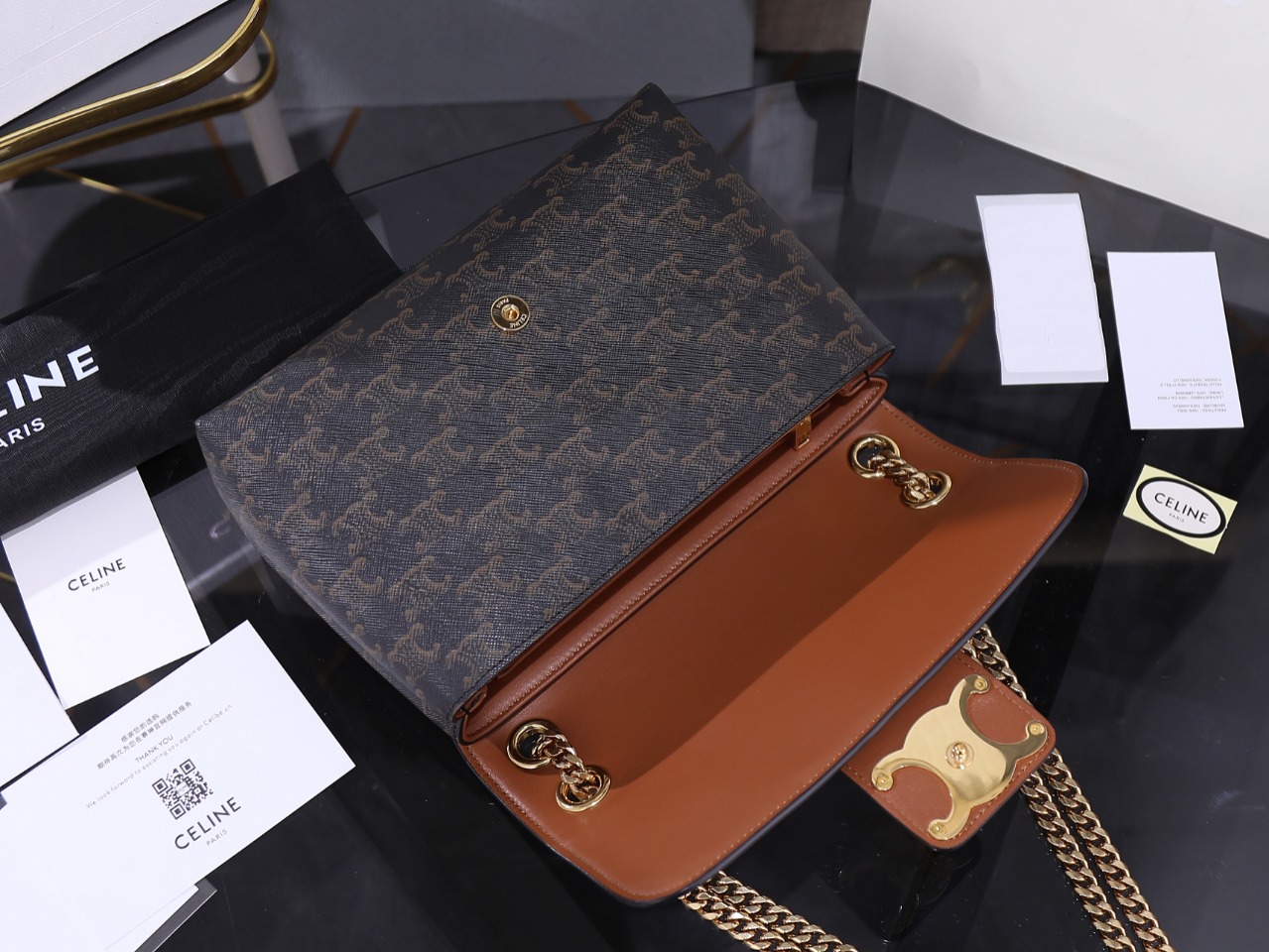 【CELINE】セリーヌ スーパーコピー ティーン CELINE ヴィクトワール バッグ / トリオンフキャンバス タン（116592FRH.04LU）