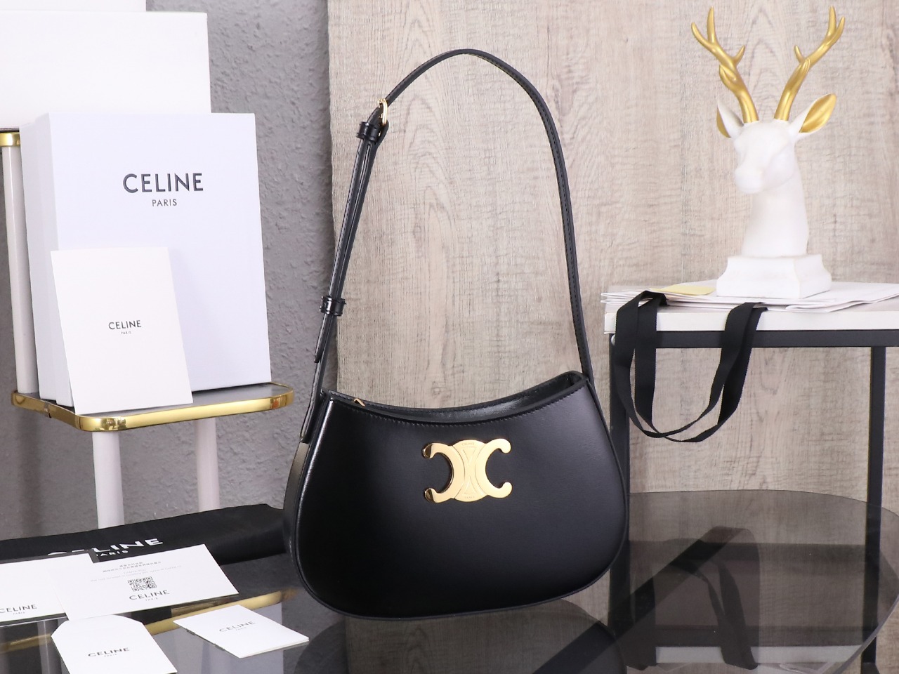 【CELINE】セリーヌ スーパーコピー ミディアム ティリー バッグ / シャイニーカーフスキン ブラック（115703BF4.38NO）