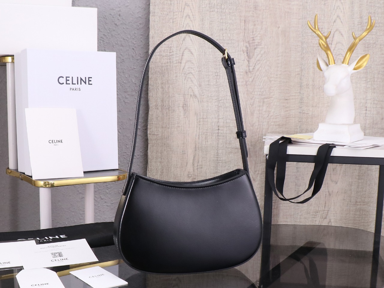 【CELINE】セリーヌ スーパーコピー ミディアム ティリー バッグ / シャイニーカーフスキン ブラック（115703BF4.38NO）