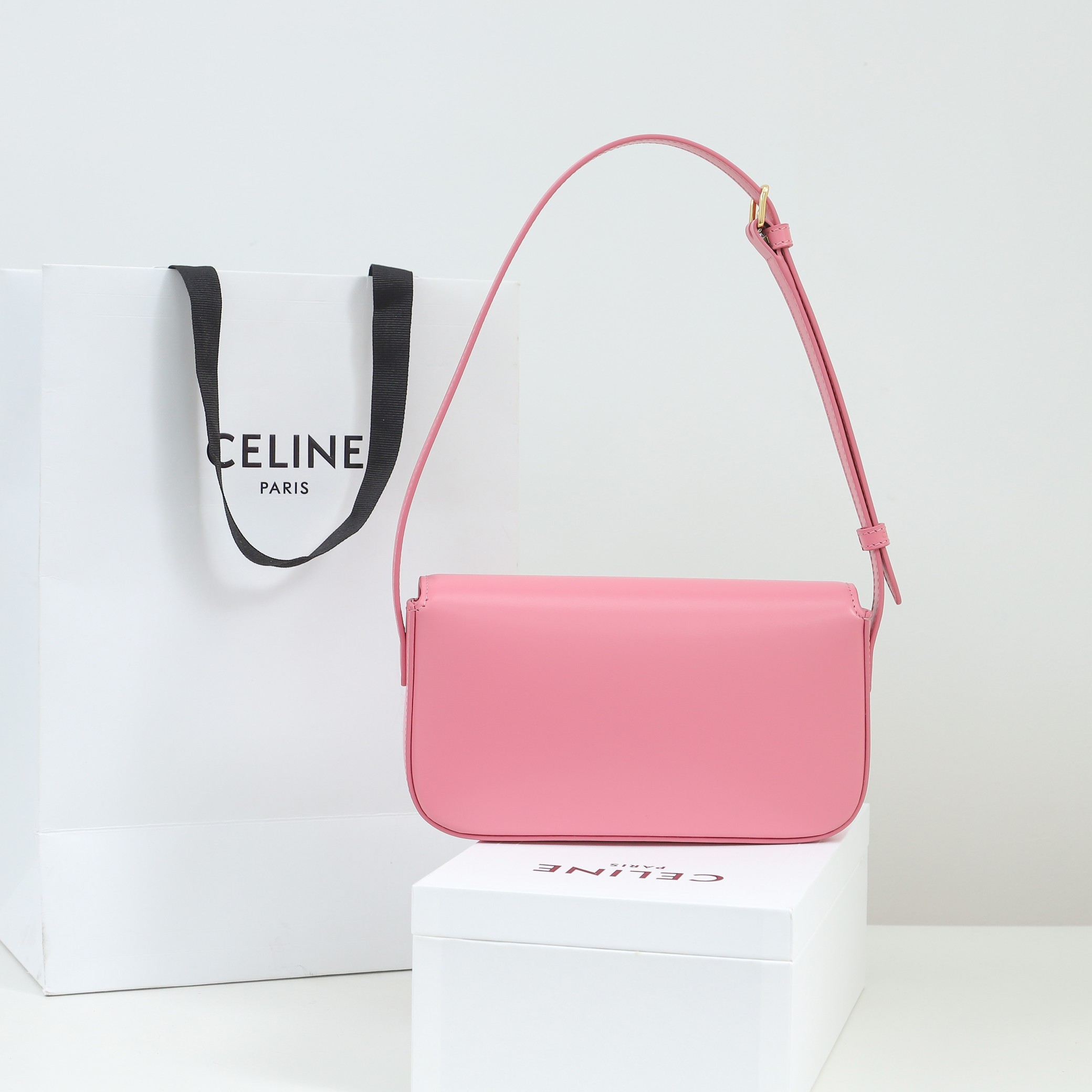 【CELINE】セリーヌ スーパーコピー ショルダーバッグ クロード / シャイニーカーフスキン ローズ（194143BF4.24OS）