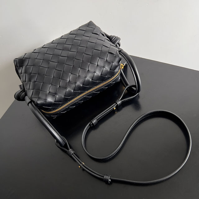 【BOTTEGA VENETA】ボッテガヴェネタ スーパーコピー スモール ループ クロスボディバッグ（796615V2HL11019）